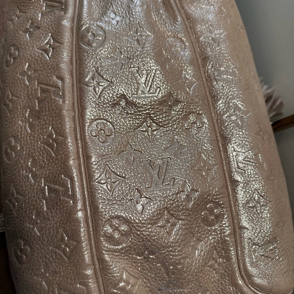 LOUIS VUITTON Limited Peach Shimmer Comet - Picture 6 of 8